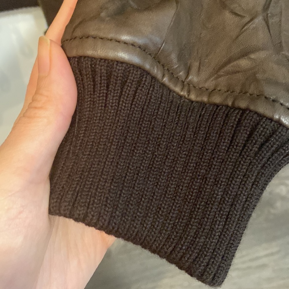 Leather jacket - Picture 3 of 8
